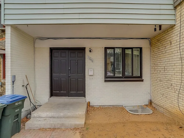 11646 Lincoln St — Photo 59