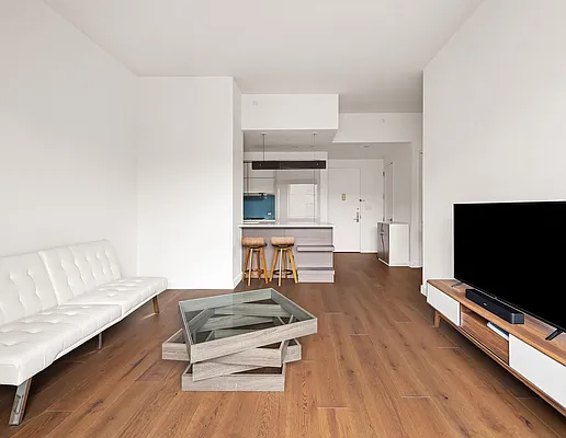 Rented by Compass | media 9