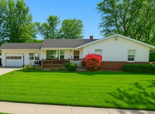 25 Linda Ln, Normal, IL 61761