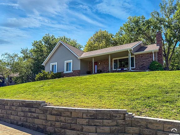 3rd image of 1627 Alvamar Dr