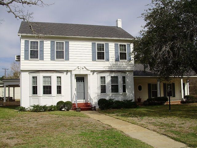 1st image of 402 2nd St #C