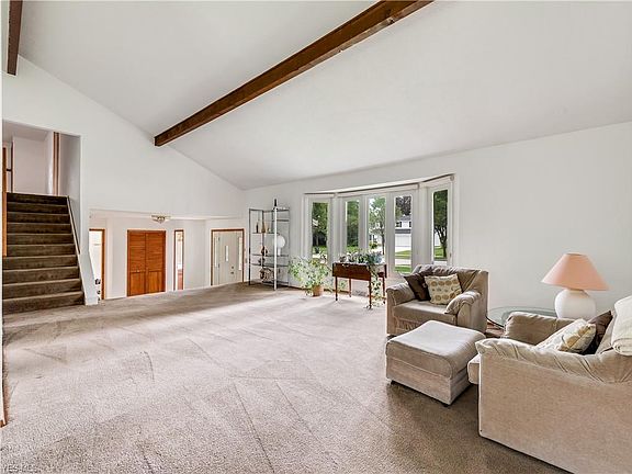 5th image of 25151 Hilltop Dr