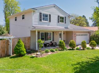 813 Canton Dr, Lansing, MI 48917