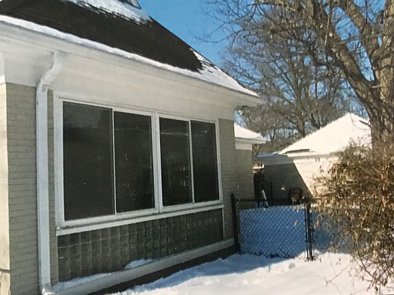 4th image of 1250 Ravenswood Dr