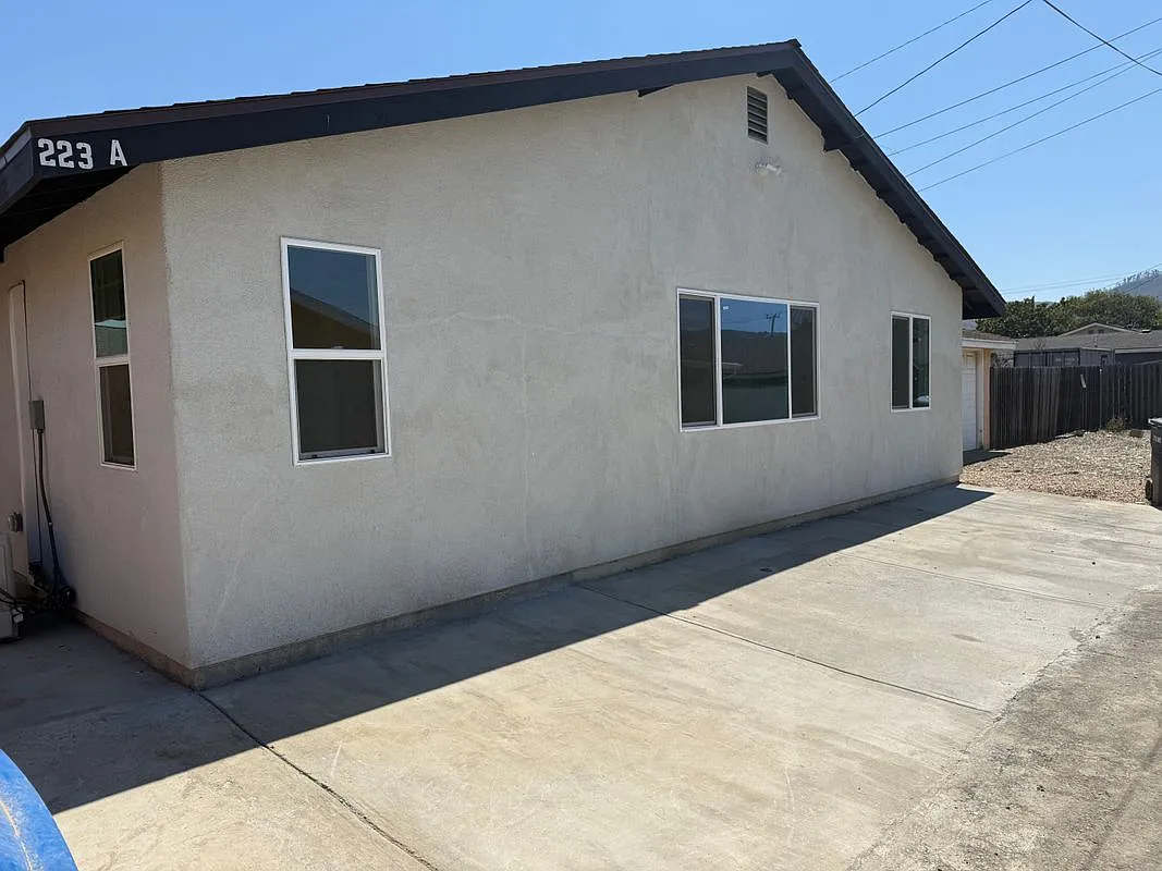 4 bed, 2.0 bath, 1199 sqft, $3,600 — Photo 2