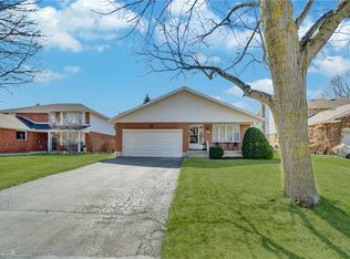 10 Dunnington Ct, Kitchener, ON N2A3M5