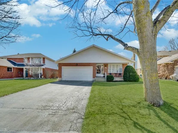 10 Dunnington Ct, Kitchener, ON N2A 3M5