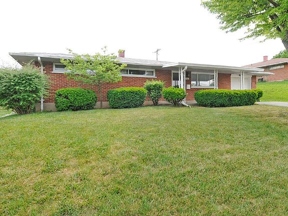 2nd image of 726 Maple Hill Dr