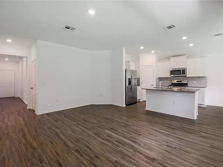 10724 Steinbeck Dr — Photo 4