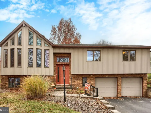 1804 Blacklatch Ln, Middletown, PA 17057