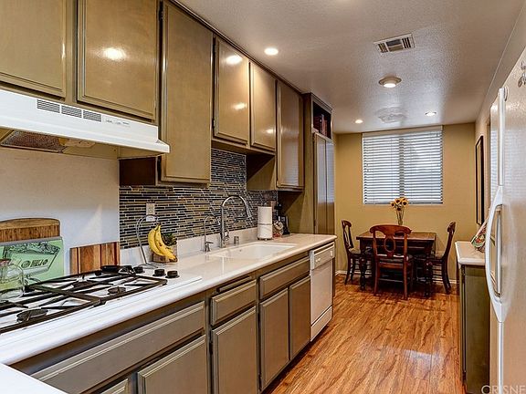 2nd image of 4542 Coldwater Canyon Ave APT 9