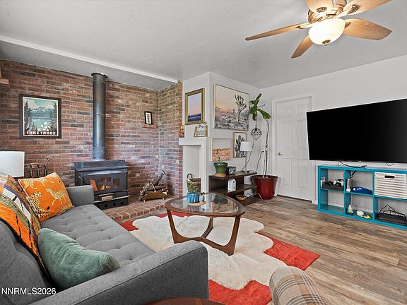 5th image of 2530 Henning Ln
