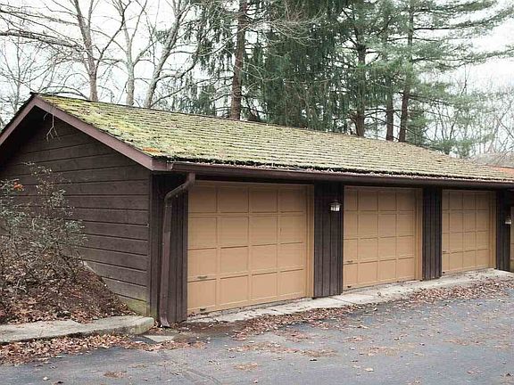 2nd image of 2372 E Winding Brook Cir