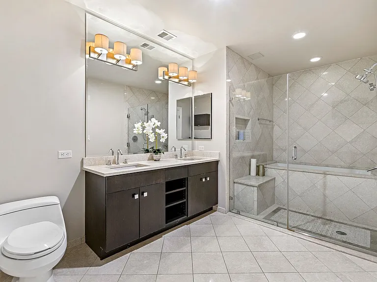 250 Henley Pl #406 — Photo 10