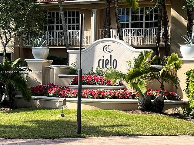 Cielo Townhomes At Shops — Photo 1