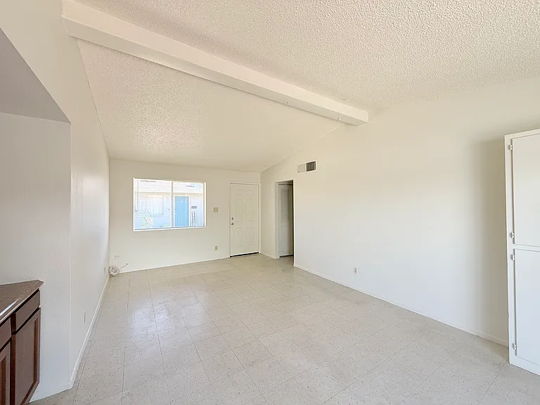 220 S 3rd Ave #6 — Photo 11