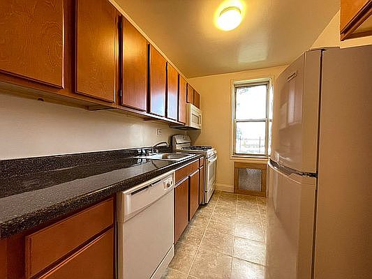 5th image of 135-10 Grand Central Pkwy #4009