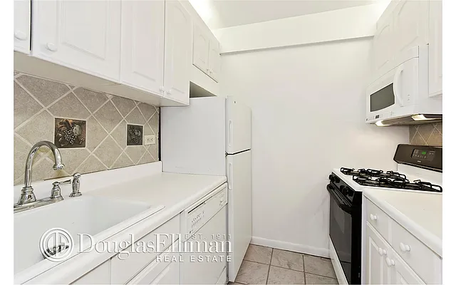Rented by Douglas Elliman | media 18