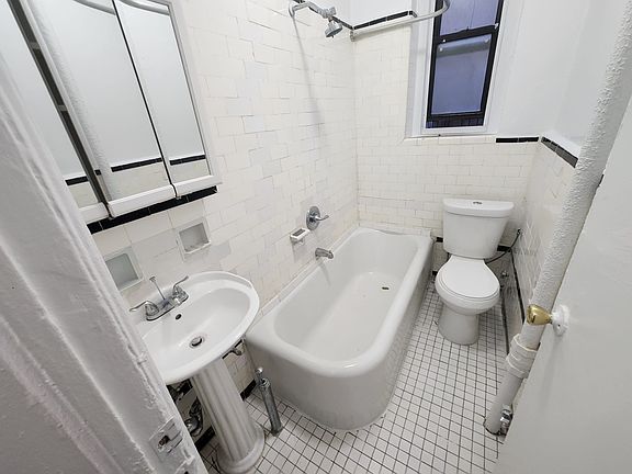 4th image of 8515 120th St #1B