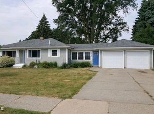 8063 20th Ave, Jenison, MI 49428