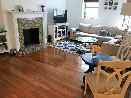 Rented by Joe Gotham LTD | media 17