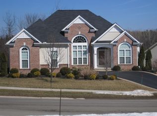 62 New Tudor Rd, Pittsford, NY 14534