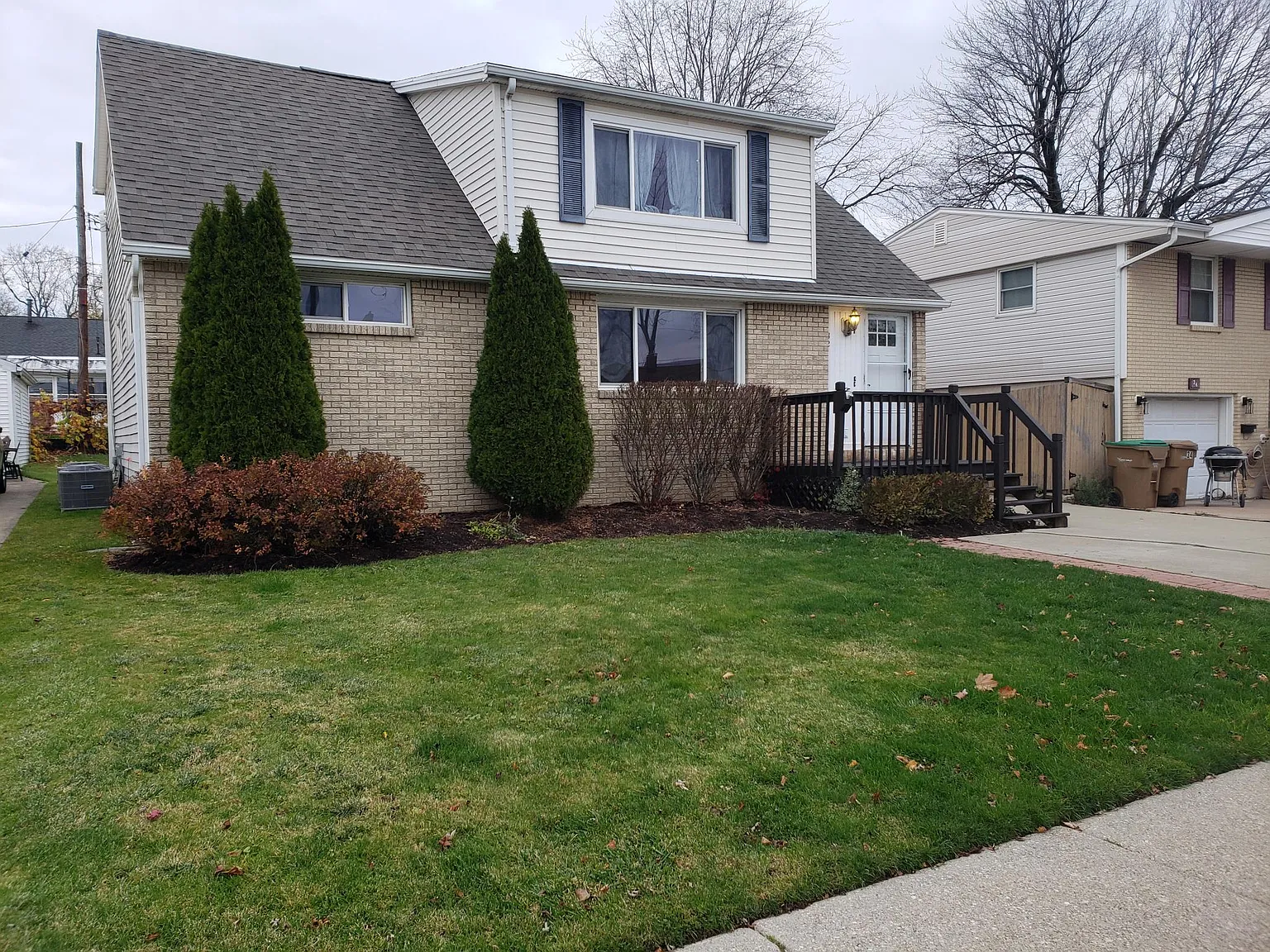 3 bed, 1100 sqft, $1,950 — Photo 2