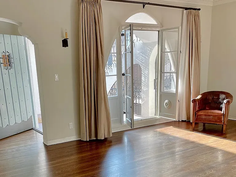 1330 N Harper Ave #108 — Photo 20