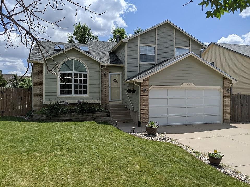 1st image of 7940 Camfield Cir