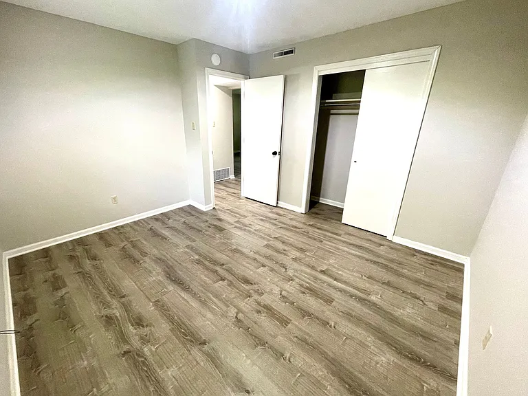 4515 W Millbrook Dr #C — Photo 8