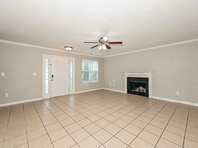 505 Walnut Woods Dr — Photo 3