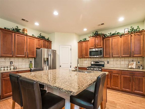 2nd image of 102 Cornerstone Pl