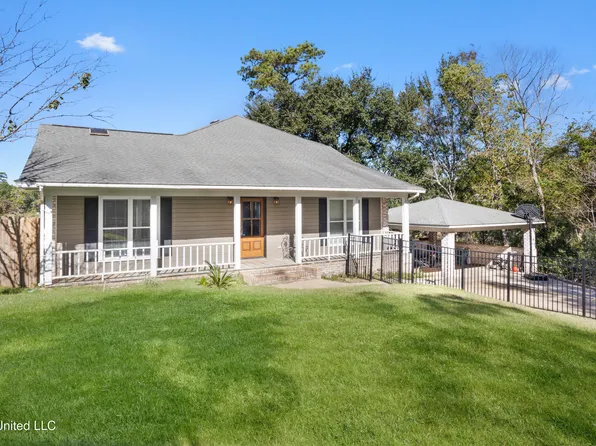 3333 Pine Cir, Ocean Springs, MS 39564