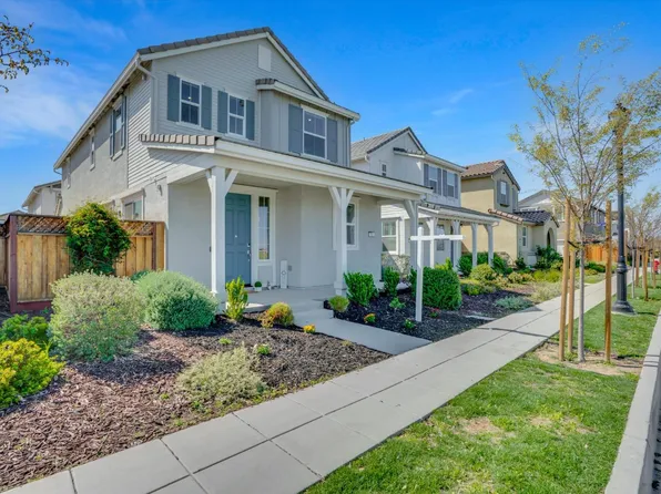 136 E Tuso Ranch Rd, Mountain House, CA 95391