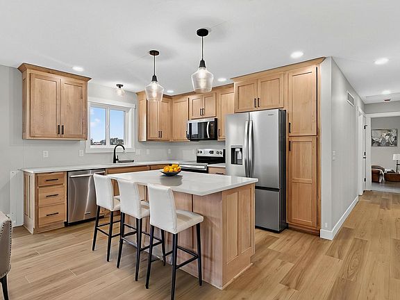 3rd image of 655 1st St SE