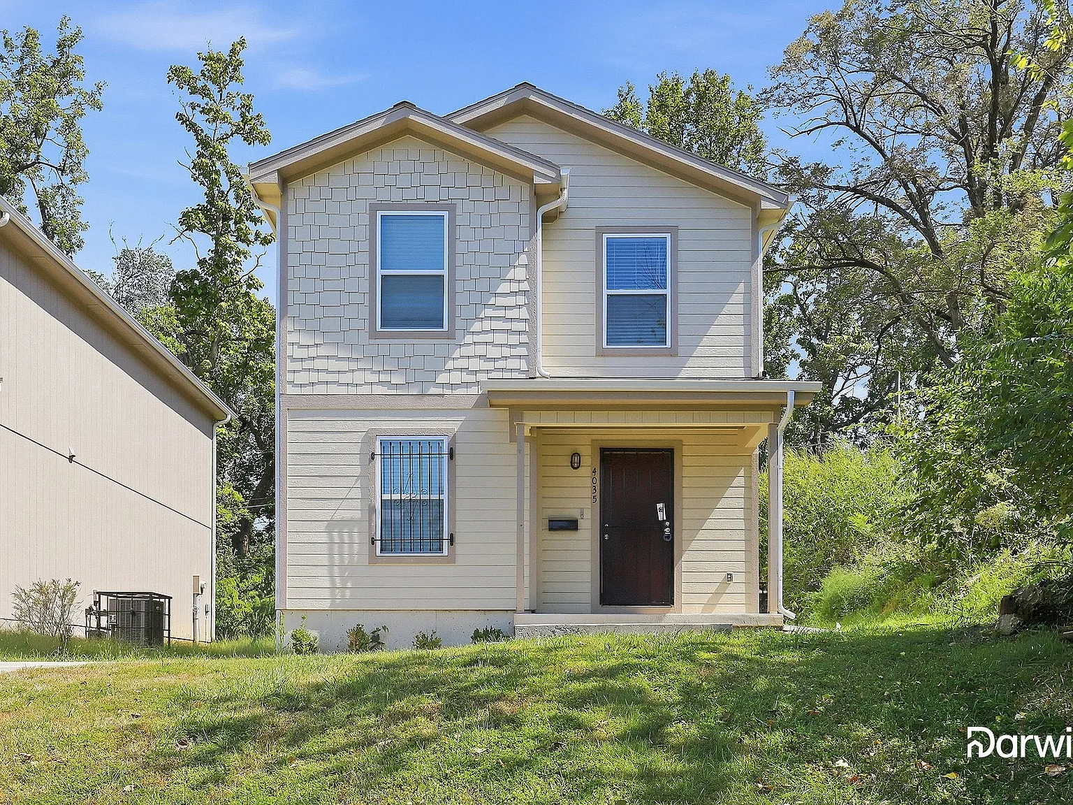 3 bed, 2.5 bath, 1271 sqft, $1,725 — Photo 1