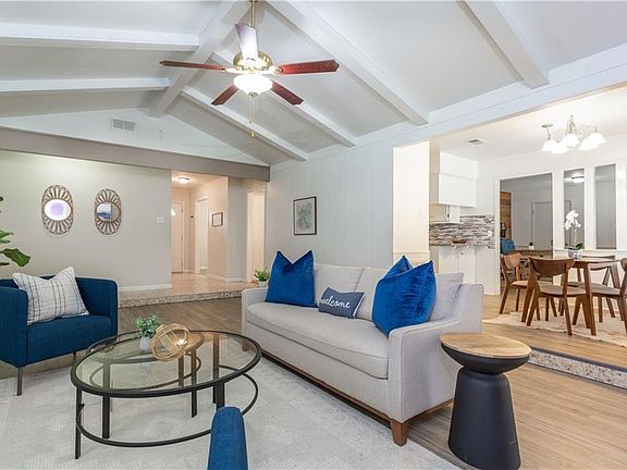 4th image of 1702 Bluff Dr