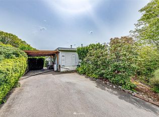 12607 NE Hollyhills Dr, Bothell, WA 98011