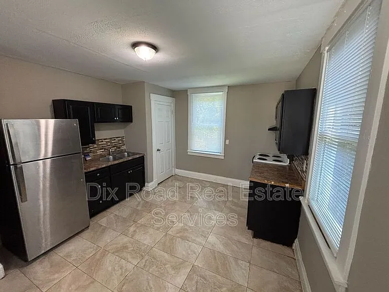 545 Rockdale Ave #2 — Photo 8