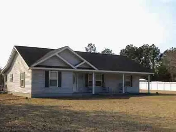 104 Buckfield Ln, Folkston, GA 31537