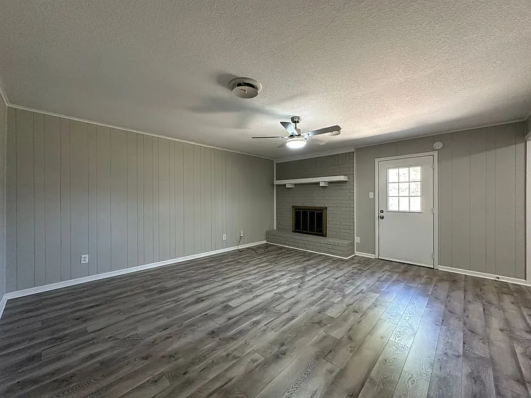 5809 Enid St — Photo 3