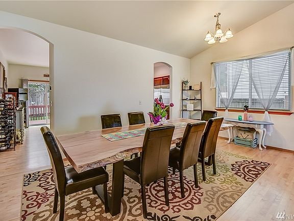 5th image of 8217 32nd Pl NE