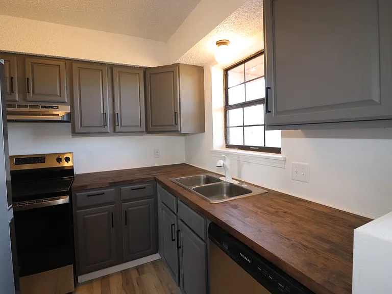 112 Fairway Ave #126 — Photo 11