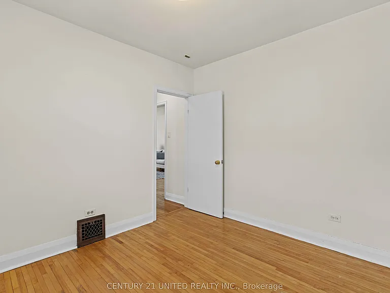 661 Rubidge St — Photo 14