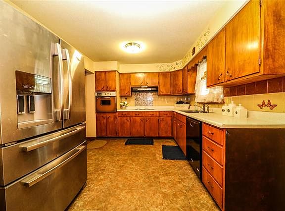 4th image of 2509 Hemlock Ave