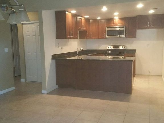 3rd image of 2683 Independence Ave
