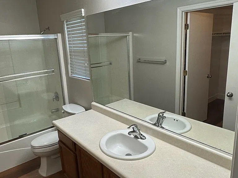 4117 S Crenshaw St — Photo 12