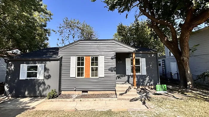 2 bed, 1.0 bath, 1021 sqft, $1,500 — Photo 1