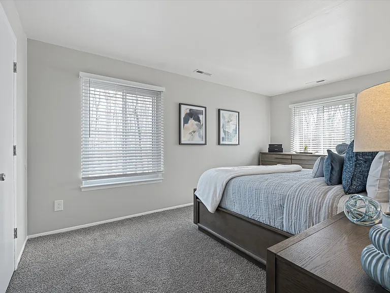 Newport Woods Apartments — Photo 11