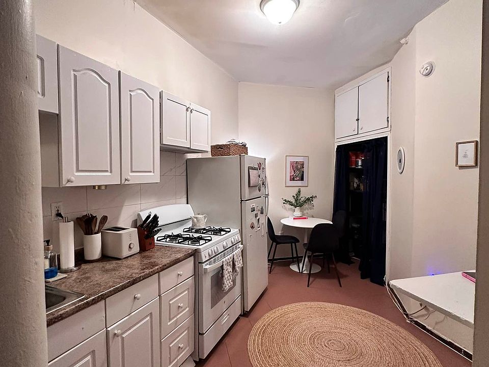 1st image of 807 9th Ave APT 2A